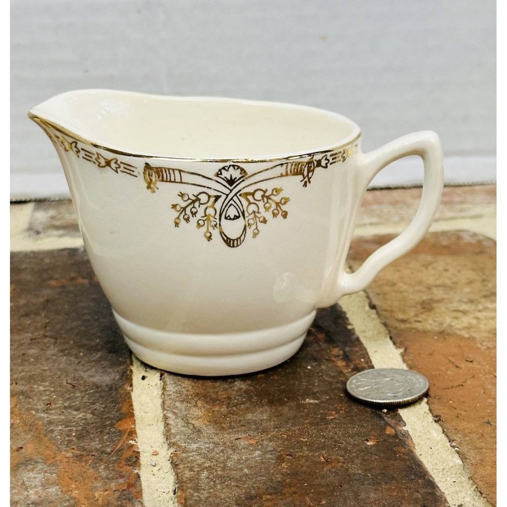 Vintage 1940s Salem China 3 inch Creamer Century Commodore 23 K Gold Filigree